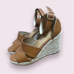 Tan wedges
